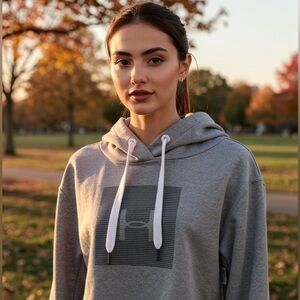 Women’s Under Armour Threadborne Hoodie NWT   